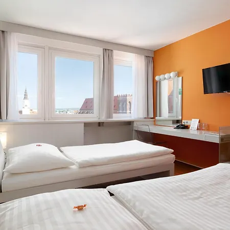 克鲁纳酒店 3* 奥帕瓦