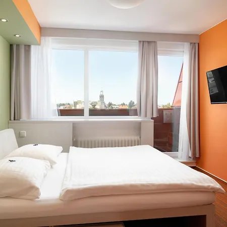 克鲁纳酒店 3* 奥帕瓦