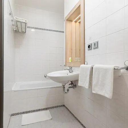 酒店 克鲁纳酒店