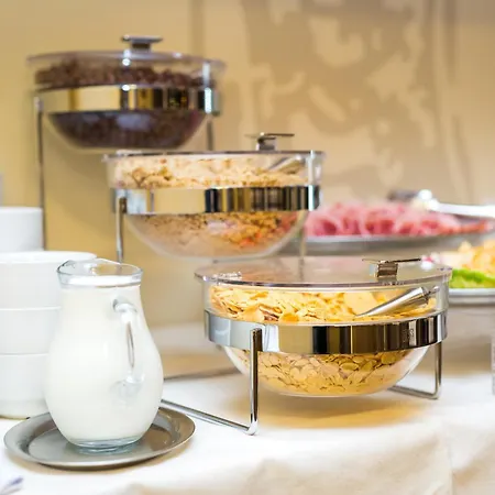 Koruna Hotell 3*