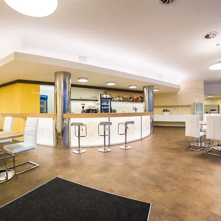 克鲁纳酒店 酒店 3*