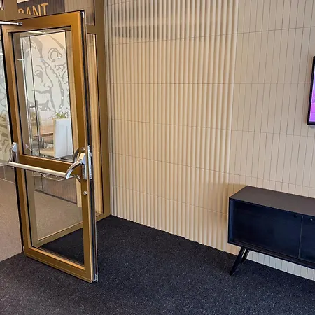 Koruna Hotell 3*