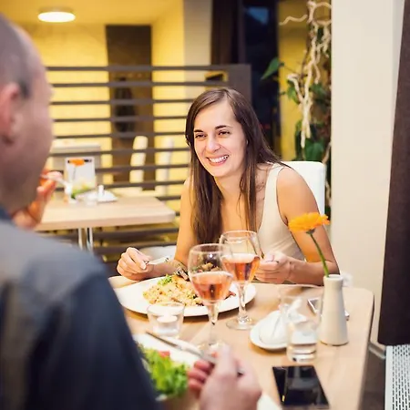 克鲁纳酒店 酒店 奥帕瓦