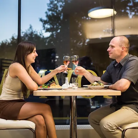 克鲁纳酒店 酒店